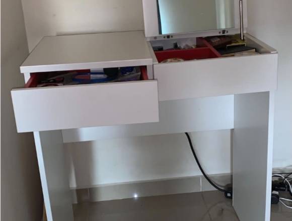 VENTA DE TOCADOR O ESCRITORIO. en Santo Domingo de Guzmán (Municipio)