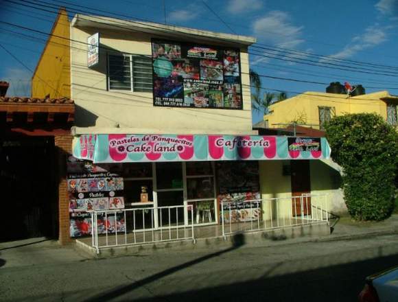 Casa en venta con local comercial en Cuernavaca (Municipio)