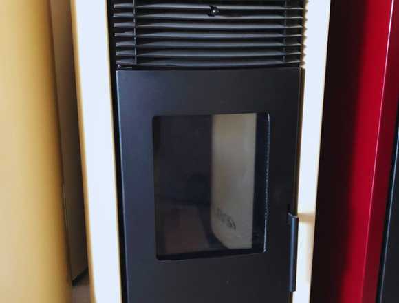 Estufa de 12kw en OFERTA pellets en Sevilla (Municipio)
