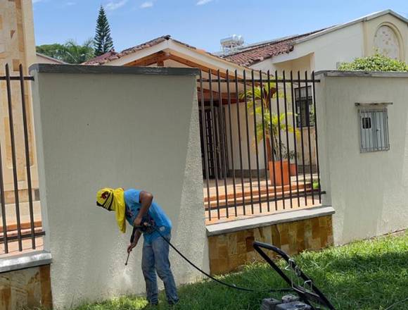 LAVADO DE FACHADAS CON HIDRO LAVADORA en Pereira (Municipio)