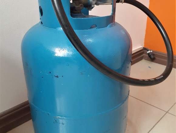 Combo Cilindro de Gas con Kit Regulador Casi Nuevo en San José (Cantón)