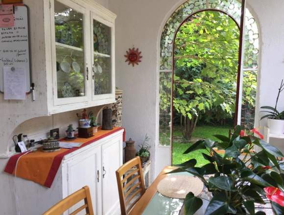 Casa antigua en venta con amplio jardin