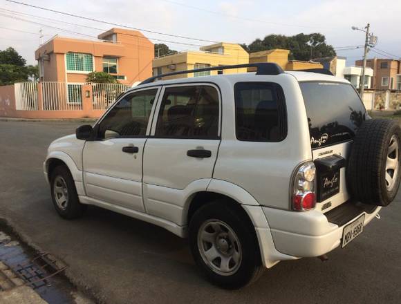 Vendo Chevrolet Grand Vitara año 2013, 5 puertas en Portoviejo (Cantón)