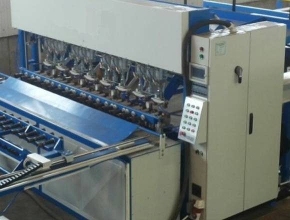 Máquina para fabricar mallas de refuerzo, vallas