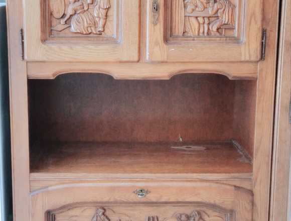Mueble de madera. en Oliva (Municipio)