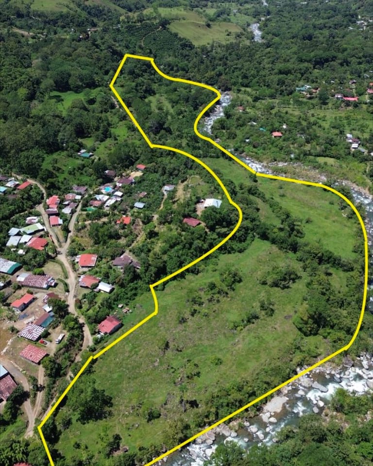 VENTA DE FINCA DE 10.9 HA FRENTE AL RIO EN VALLE DEL CHIRRIPO