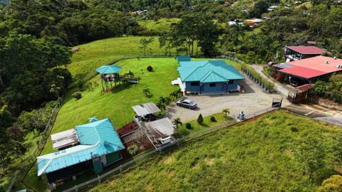 Casa de Campo en Venta en Miravalles, Pérez Zeledón