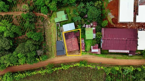 VENTA DE TERRENO DE 353 M2 CON GALPON Y APARTAMENTO EN LAS MERCEDES