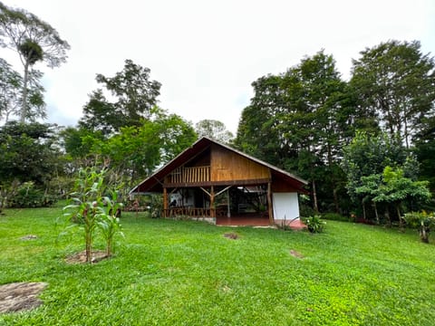 VENTA DE QUINTA DE 5.000 M2 CON ACCESO AL RIO PEÑAS BLANCAS Y RANCHO E