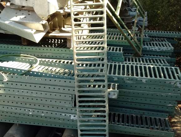Rejilla peatonal acero galvanizado en Santiago (Comuna)