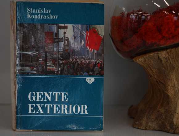 Libro "Gentre Exterior". Stanislav Kondrashov. en Madrid (Municipio)