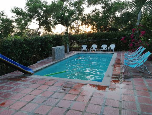 Casa campestre en tierra baja al norte de Cartage en Cartagena (Municipio)