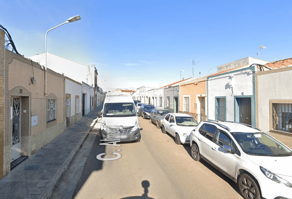 Subasta: Vivienda en Montijo con Patio y Almacén Anexo en El Ejido (Municipio)