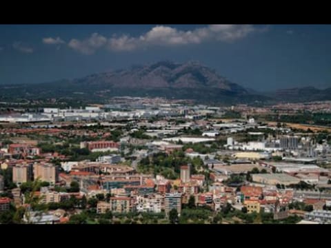PARTICIPA EN SUBASTA PISO EN MARTORELL