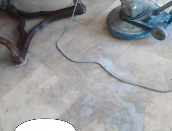 Losetas limpias y escalera con terrazo