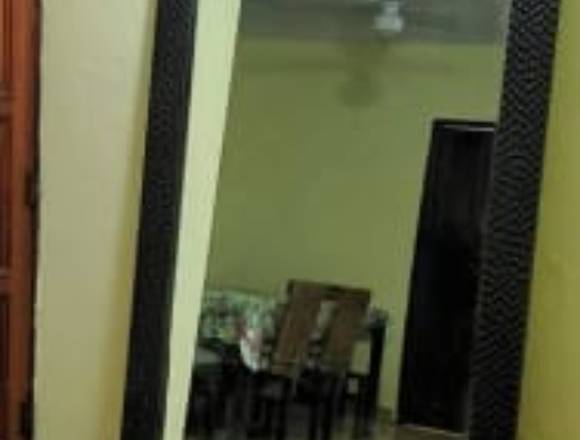 SE VENDE ESPEJO BISELADO DECORATIVO