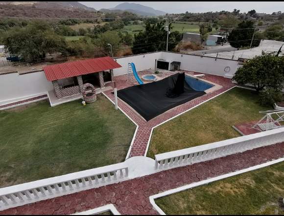 BONITA CASA A ORILLA DE CARRETERA