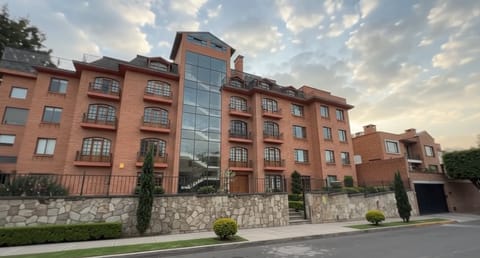 CASA EN VENTA BOSQUE PINO (RETOMA BANCARIA) CERROS ORIENTALES (AV) en Bogotá, D.C. (Municipio)