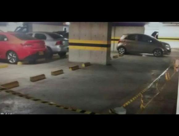 Vendo Parqueaderos en Centro Empresarial Arrecife