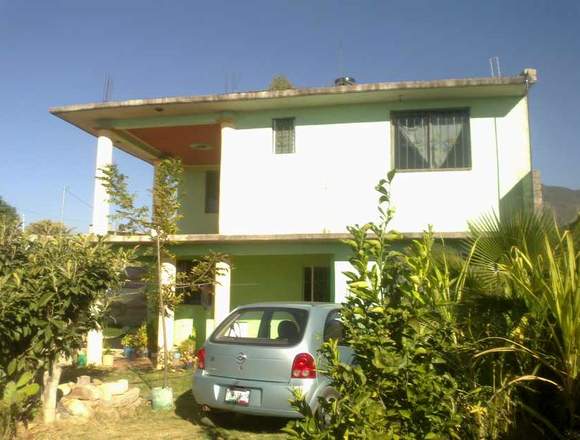 CASA AMPLIA EN VENTA