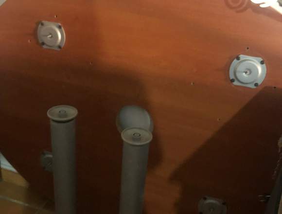 Mesa ovalada de madera, robusta, múltiples usos. en Alhaurín de la Torre (Municipio)