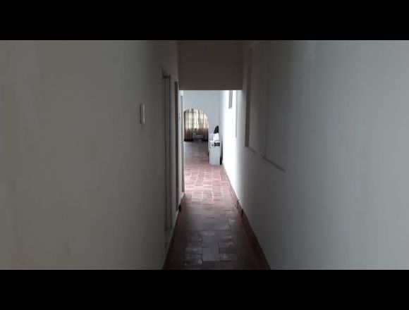 Casa ideal para empresa, vivero, etc.
