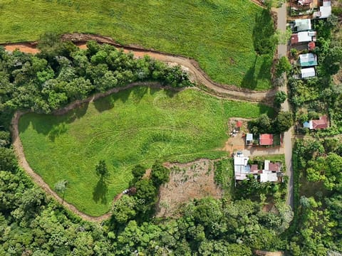 SE VENDE TERRENO LISTO PARA CONSTRUIR CERCA DEL AEROPUERTO CON ALTO PO en Pérez Zeledón (Cantón)