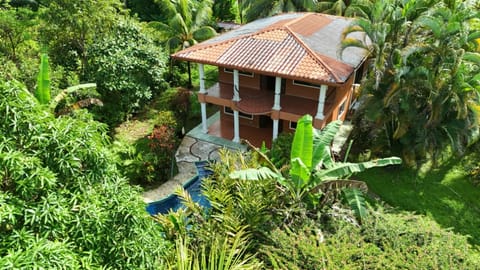 SE VENDE CASA CON PISCINA Y GRAN POTENCIAL DE INVERSION CERCA DEL MAR en Osa (Cantón)