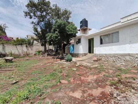 Casa con amplio terreno en venta en Col. Santa Gertrudis, Pachuca en Pachuca de Soto (Municipio)