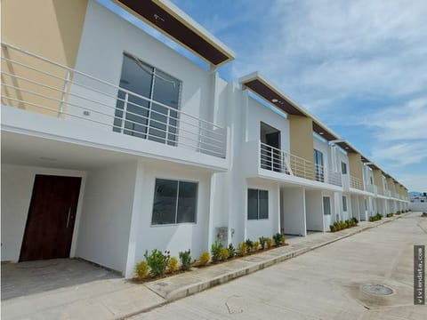 Casa en Venta en Conjunto Cerrado Cayca, Moderna, Santa Marta