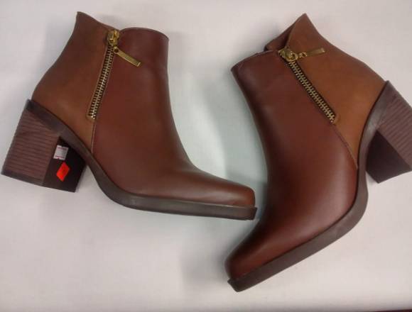 Hermosos Botines en Cuero para dama