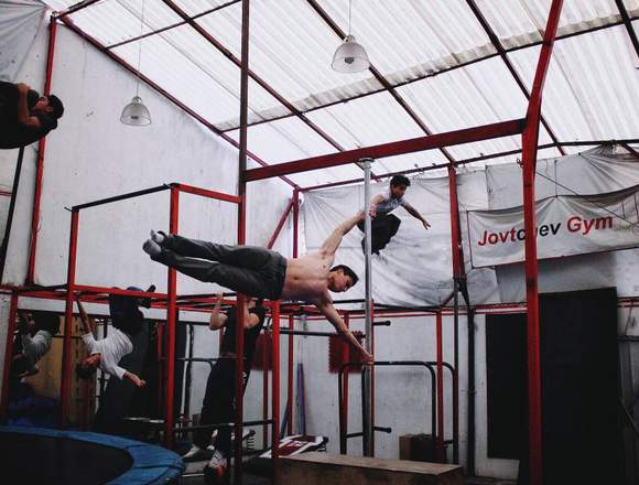 Clases de parkour acrobacia gimnasia cdmx
