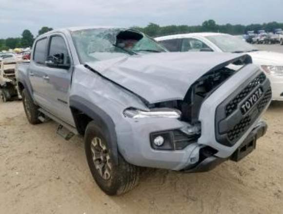 Lote de 20 Toyota Tacoma 4x4 REPARABLES en El Progreso (Municipio)