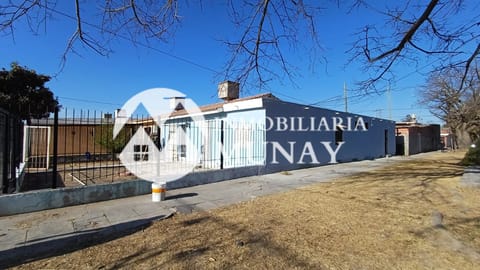 VENTA CASA EN ESQUINA BARRIO SANTA ANA 1 ZONA SUR en Salta (Localidad)