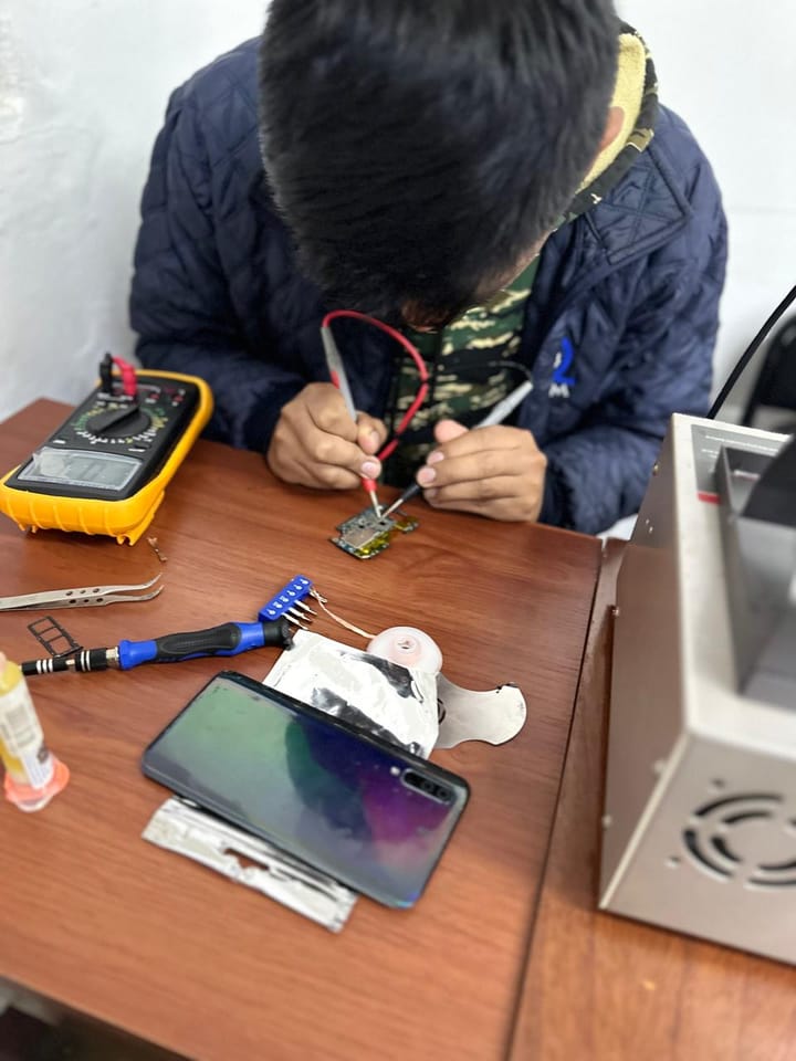 Curso de Reparación de Celulares en Cuenca