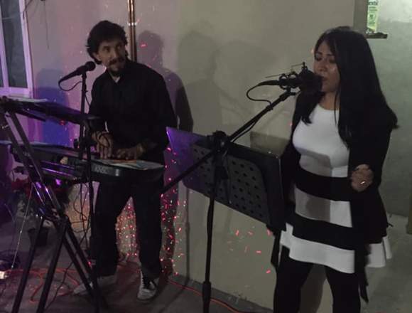 Dueto de música versátil para fiestas divertidas en Atizapán (Municipio)