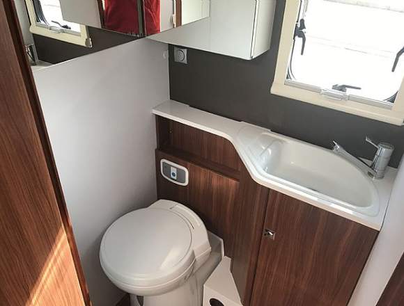 Adria MATRIX M 670 SL Semi integral