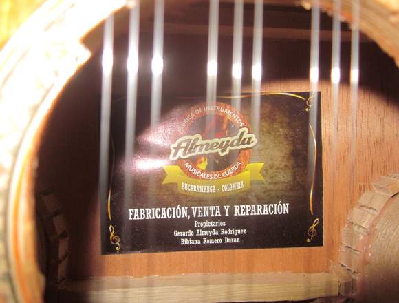 En venta guitarra requinto en Bogotá, D.C. (Municipio)