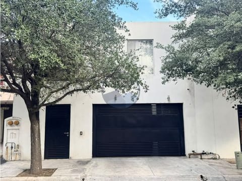 RMC CASA EN VENTA EN MITRAS PONIENTE GARCIA NUEVO LEON