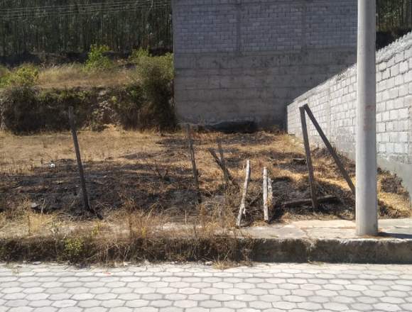 TERRENO 150M2 OTAVALO CON TODOS LOS SERVICIOS en Otavalo (Cantón)