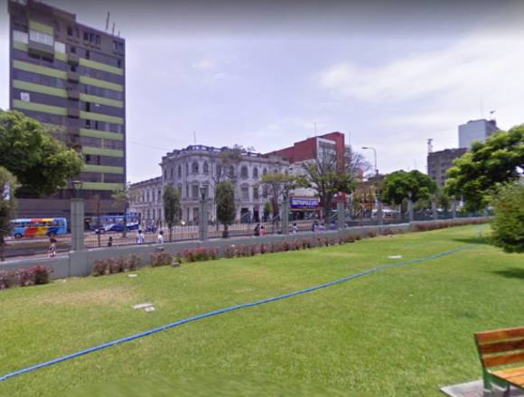 Se alquila oficina ubicada frente al Museo de Arte en Lima (Lima 1) (Distrito)