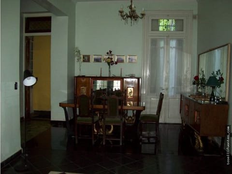 IMPECABLE CASA EN EXCELENTE UBICACION