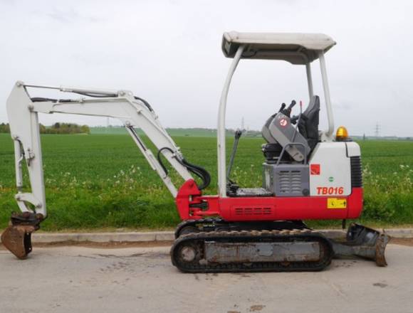 Mini escavadora Takeuchi 1.6 tn em Barrancos (Concelho)