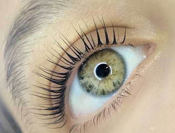 Botox de pestañas en Salones Carolinas: en Quilmes (Localidad)