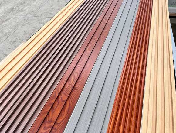ELEGANTE REVESTIMIENTO INTERIOR MADERA PLASTICO en Puerto Montt (Comuna)