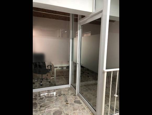 Oficina a unas cuadras de la línea 3 en Zapopan en Zapopan (Municipio)
