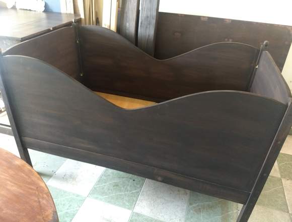 Vendo cama cuna nueva pintada wengue en Bogotá, D.C. (Municipio)