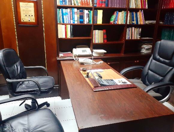 Alquiler de Oficina en la Av. Universidad en Libertador (Municipio)