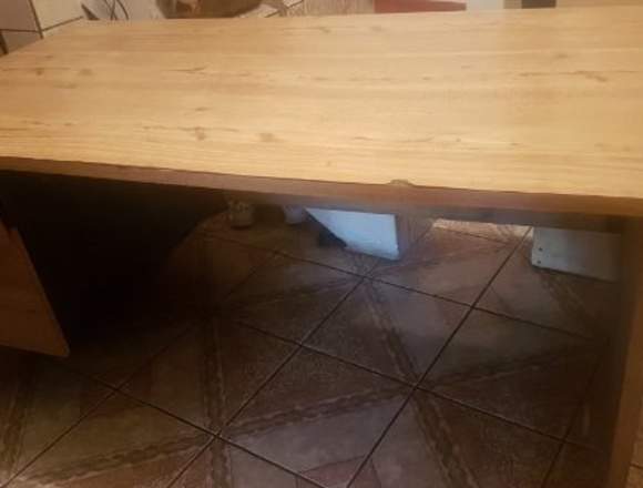 Escritorio grande para officina en Santa Lucía Milpas Altas (Municipio)