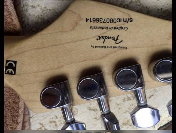 Guitarra Squier Stratocaster Deluxe Daphne en Villa La Angostura (Localidad)